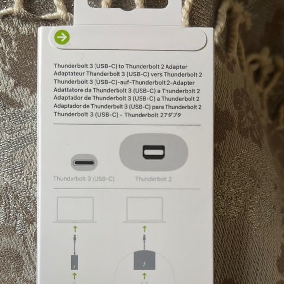 Apple Thunderbolt 3 to Thunderbolt 2 Adapter - Picture 3 of 3